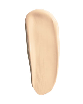 Gladmakende foundation met een hoge dekking en SPF 15, genaamd Blur 1 Klassiek Beige, die tot 16 uur meegaat, van Lumene