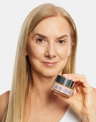 Oplichtende crème voor de droge huid, vermindert roodheid en geeft een glow effect, Aggie - 3