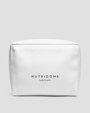 Een ruime make-up tas gemaakt van eco-leer, Nutridome