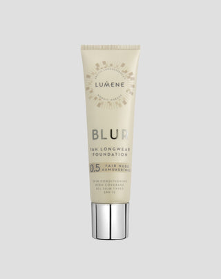 Foundation met een hoog dekkingsniveau en gladmakend effect, tot 16 uur lang Blur 0.5 Licht Naakt met SPF 15 van Lumene
