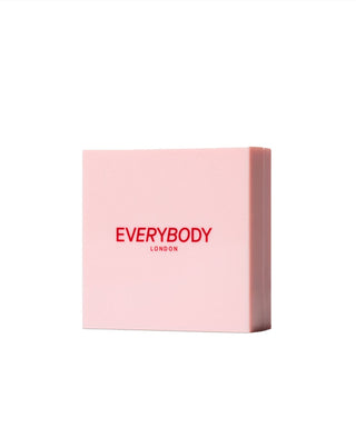 Be Yours gezichtsblush in een koperroze tint van Everybody London - 3