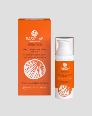 Lichte beschermende crème met SPF 50+ met extract van veenbessen en hennepolie, van Basiclab - 1