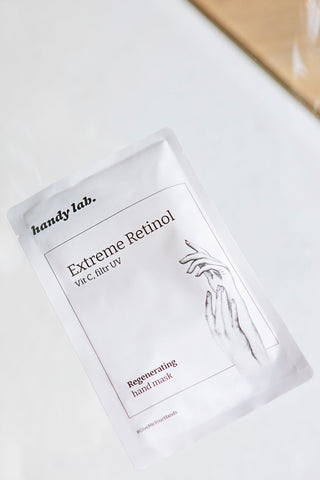 Regenererend handmasker in handschoenen met retinol en SPF 20 van Handy Lab.