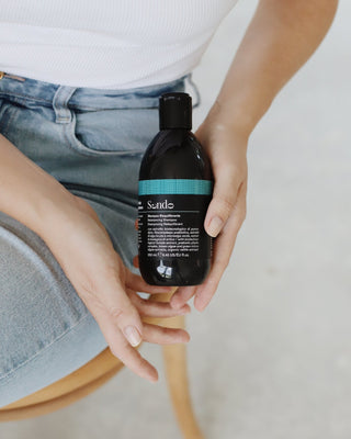 Een normaliserende shampoo die de talgproductie reguleert van Sendo. - 2