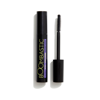 Een volumizing en verlengende mascara met een grote rubberen borstel genaamd Bombastic XXL van Gosh - 1