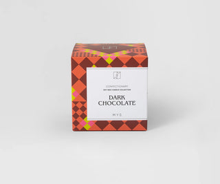 Sojakaars met de geur van Belgische chocolade in een keramisch schaaltje, Mys