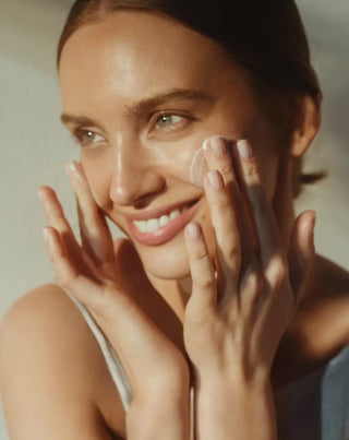 Hydraterende Glow On crème die de teint van de huid egaliseert en de elasticiteit verbetert Health Labs Care - 4