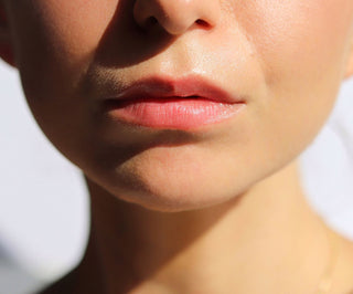 Aardbeien lippenbalsem die de kleur van de lippen accentueert en glans geeft, Auna - 4