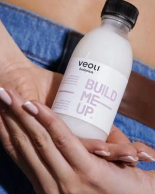 Hydraterende herstellende tonic met ceramiden en hyaluronzuur Build me up van Veoli Botanica - 2