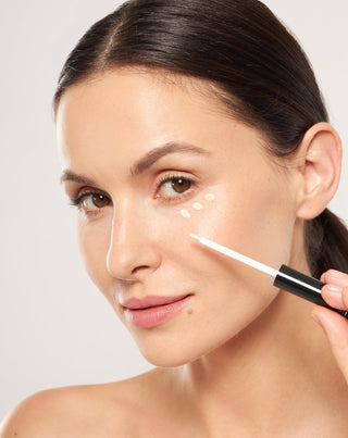 Dekkende concealer voor onder de ogen met vitamine C tegen onvolkomenheden voor de rijpere huid van Nutridome - 4