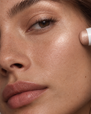 Highlighter in stickvorm voor gezicht en lichaam, stralende glans en een gladmakend effect, Champagne, Nutridome