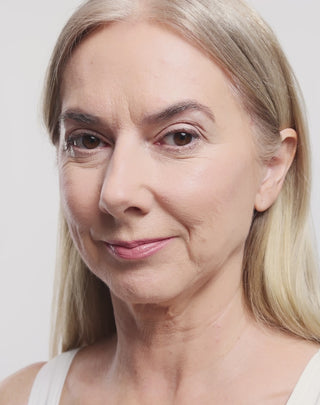 Blush stick met sheaboter en castorolie voor vrouwen van 50+, Aggie - 6