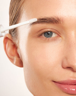 Verdikkende en versterkende wenkbrauwconditioner met groene thee-extract van Nutridome - 2
