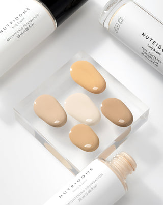 Oplichtende, hydraterende foundation met hyaluronzuur voor een getinte huid van Nutridome - 2