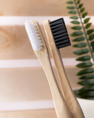 Bamboe tandenborstel met witte nylon haren, geschikt voor veganisten, Smilebite