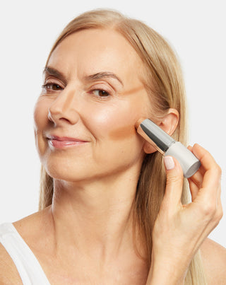 Bronzer in stickvorm voor het contouren van het gezicht voor rijpe huid 50+ Aggie - 3