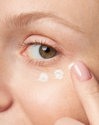 Oplichtende oogcrème met vitamine C van Mel Skin - 2