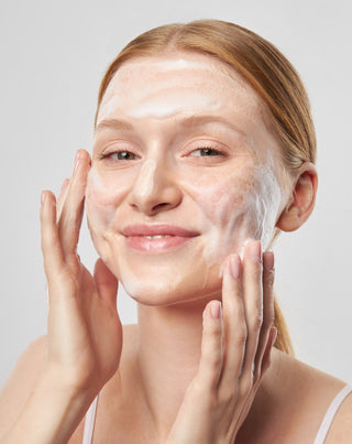 Reinigende schuimende gezichtsreiniger met bittere sinaasappelbloem van Mel Skin - 3