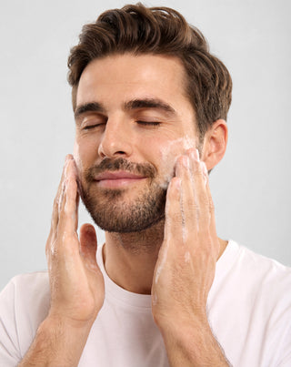 Baardshampoo met panthenol en niacinamide om de baard te reinigen en verzorgen Monolith - 3